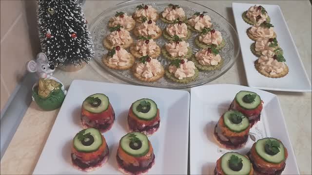 ВКУСНЫЕ закуски на НОВЫЙ ГОД .Закуски из сельди и крабовых палочек.Сельдь под шубой порционно