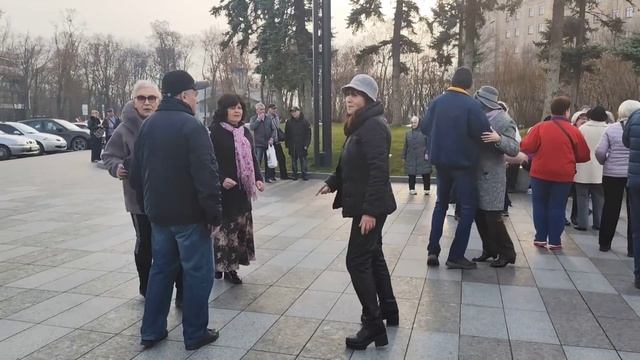 23 НОЯБРЯ 2025 ЗАБЛУДИЛАСЬ ОСЕНЬ СРЕДЬ БЕРЁЗ И СОСЕН! смотреть онлайн