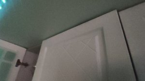 верхний шкаф просел