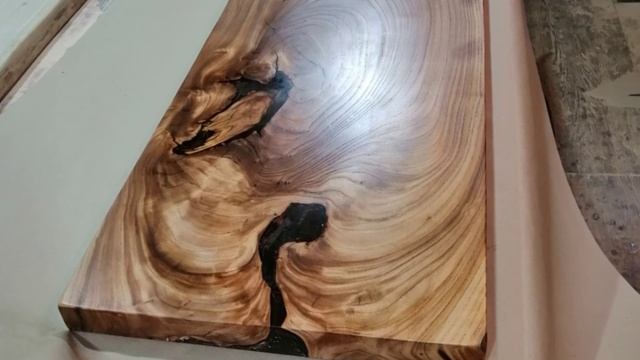 Столешница на кухню. Натуральное дерево. Слэб карагача.