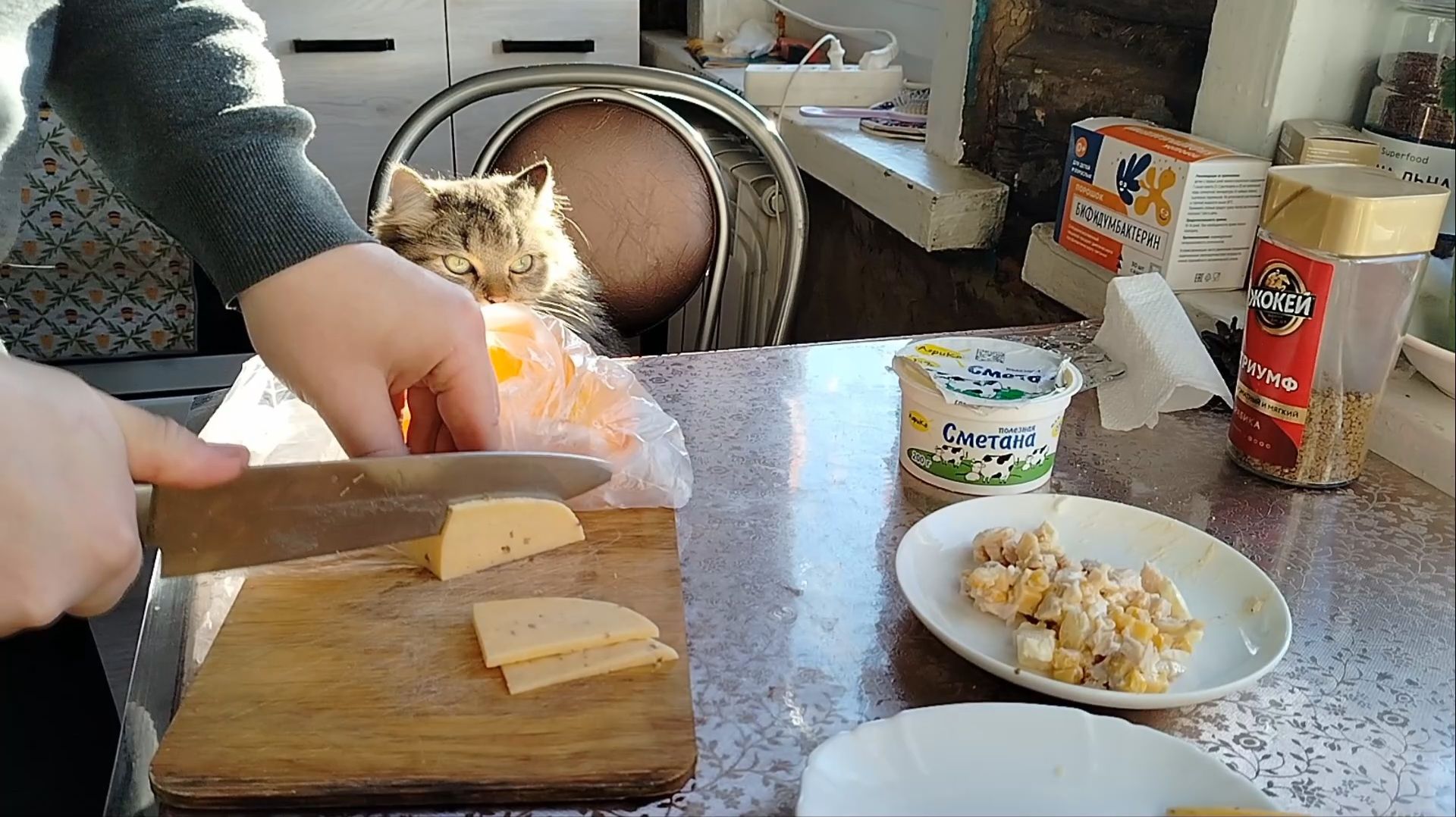 Весёлая Семейка 45 / МОЙ РАБОЧИЙ ДЕНЬ - ГОТОВЛЮ СЕБЕ ВКУСНЫЙ ОБЕД