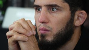 Бойца UFC Ислама Махачева встретили в Махачкале