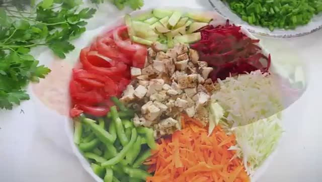 ВСЕГДА в Центре Внимания. Праздничная подача из самых простых продуктов. Салат Курица в Огороде