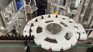 Машина для розлива и укупорки эфирных масел