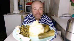 обед. дикий капитализм. почему я беру мелкие яйца. мукбанг. обжор. еда на камеру. диета. шизофрения.