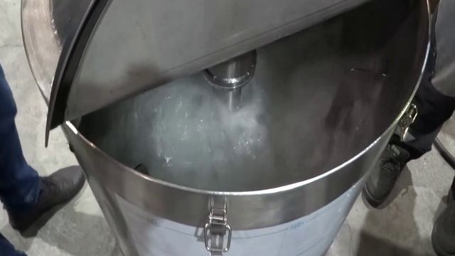 Работа турбомиксера для приготовления вафельного теста ТВТ-120/ТВТ-250 в режиме холостого хода