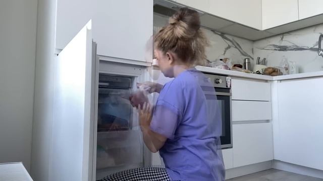 ВЛОГ Наш выходной день дома ! Жарим шашлык и занимаемся уборкой во дворе и в доме ! смотреть онлайн