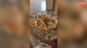 В шубе и с оливье снялась корреспондент DVHAB в «Интуристе»