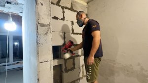 Устали это терпеть. Заставила мужа целовать мне ноги. Делаем ремонт. Перестраиваем старый дом.