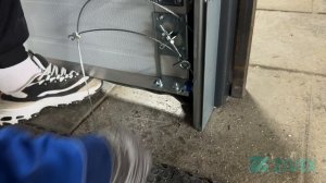 Видео-инструкция по монтажу гаражных секционных ворот Zivex