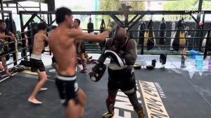 Что Ты Такое? Новый Убийца в Муай Тай - Набиль Анан