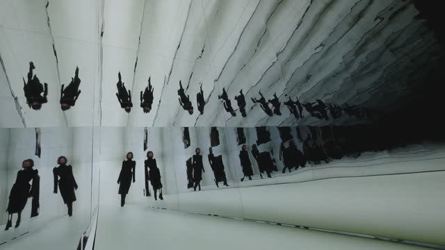 Показ коллекции Alexander McQueen осень-зима 2025-2026