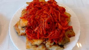 Жареная Рыбка /  Жаренная Рыбка под Овощной Шапочкой /