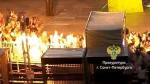 Перцовый баллончик на фестивале уличных театров