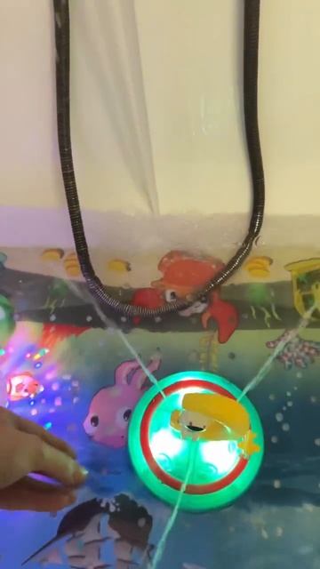 И не выходил он оттуда полтора часа😁
#shorts смотреть онлайн