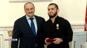 Глава Дагестана встретился с чемпионом UFC Исламом Махачевым