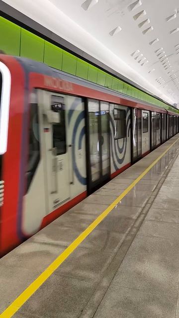 Поезд "Москва 2024" на станции "Новомосковская" Троицкой линии
