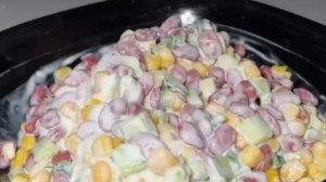 Салат с сухариками – быстрый и вкусный рецепт