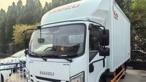 Промтоварный фургон Isuzu Elf категории В