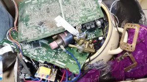 Зимними вечерами Разбираем радиодетали и не только