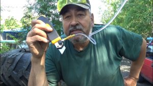 Смачиватель ножа при обдирке шин.