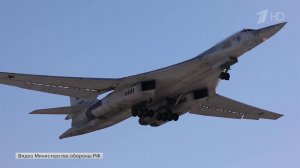 Ракетоносцы Ту-160 провели полет над нейтральными водами Северного Ледовитого океана