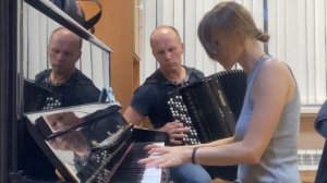 Le vent le cry (Ennio Morricone)/Белая берёза (Борис Курочкин).