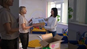 Детский сад из ЯНАО собрал посылку для детей Волновахского округа