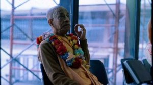 Лекция Шрилы Прабхупады 25.11.1968, Лос-Анжелес. БГ 2.13-17.