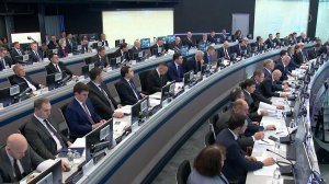 Реализацию программы развития строительной отрасли и ЖКХ обсудили на стратегической сессии правит...