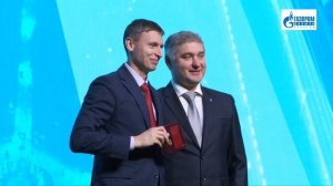 Награждение сотрудников «Газпром добыча Уренгой» юбилейными медалями