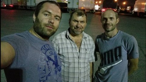 Дальнобой. Август 2017. Иду на Детройт Мичиган. Встреча с братом и отцом. Меняем компьютер брату.