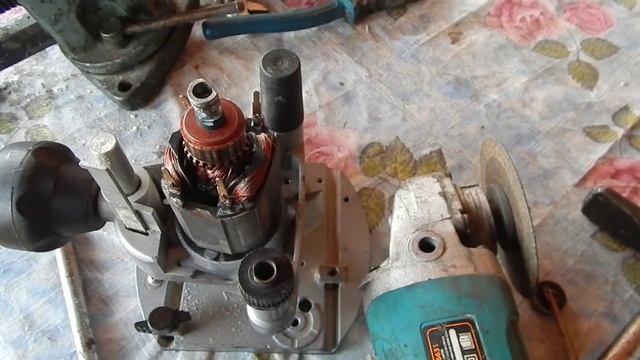 Как снять   подшипник с якоря фрез машинки   без съёмника