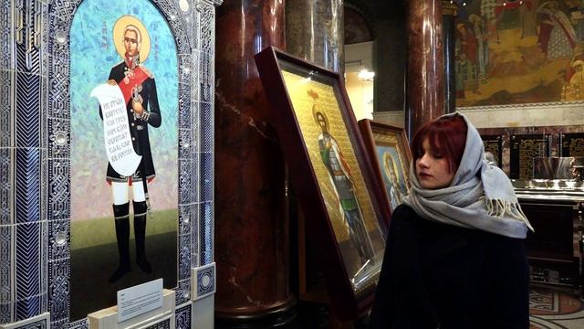 Девушка пела в церковном хоре...