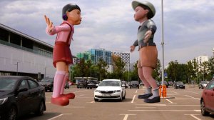 КУКЛА ИЗ ИГРЫ В КАЛЬМАРА против САШИ! Кто победит?