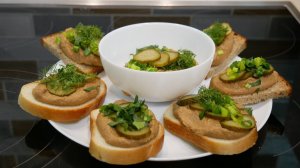 Самый ВКУСНЫЙ и БЫСТРЫЙ в приготовлении ПЕЧЁНОЧНЫЙ ПАШТЕТ. Новогодняя закуска, цыганка готовит.