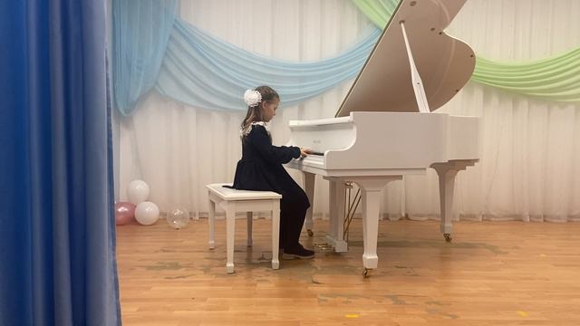 Бурковская Алиса.   С. Майкапар   Вальс