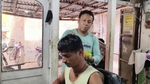 Индийский Уличный Парикмахер Сделает Массаж Головы И Спины за 100 рублей