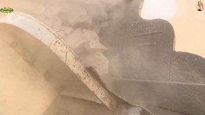 Строительство, дробление щебёнки