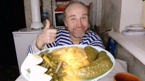 обед. моя зависимость. прошу ваших святых молитв. мукбанг. обжор. еда на камеру. диета. шизофрения.