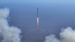 Китай запустил корабль "Шэньчжоу-22" для спасения тайконавтов