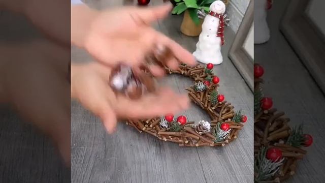 Очень красивый новогодний веночек🎄