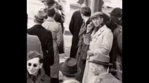 Эти Люди Знают Будущее! 🕴️🔮
Приключения путешественников во времени, запечатлённые на камеру. 🎬📸