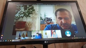 ВКС с Замминистра труда и созразвития РО. Надеюсь, уже уволена...