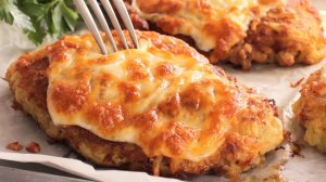 Я больше не готовлю шницель! Сочное мясо с картофелем. Просто и невероятно вкусно.