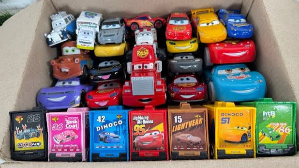 Машинки летают и прыгают! Развивающие мультики Машины помощники. Мультфильмы про машинки