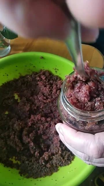 молотая роза и сахар - в баночку и на солнце на 60 дней 11 мая 2024 г.
