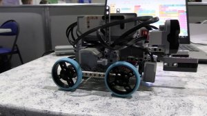 2025-11-АтомТВ-ЮП-Саша Лёвин-Игорь Зиненко-Робототехника-это будущее