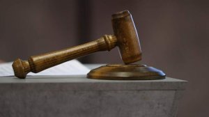 Суд подтвердил лишение родительских прав бросившей дочь в туалете в Турции россиянки