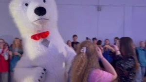 Поздравили дочь 🥳с днём рождения🥳 коллеги и друзья. #ростовыефигуры